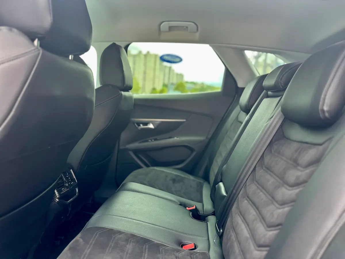 PEUGEOT 3008 1.5HDI AUT - 15