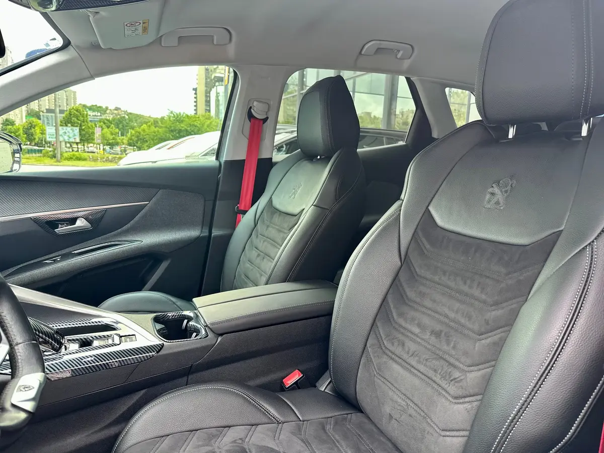 PEUGEOT 3008 1.5HDI AUT - 10