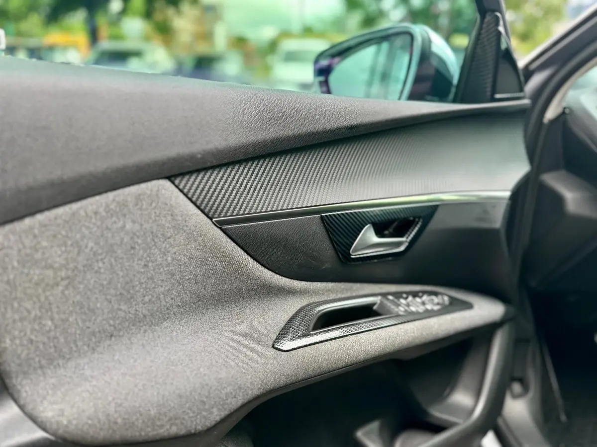 PEUGEOT 3008 1.5HDI AUT - 9
