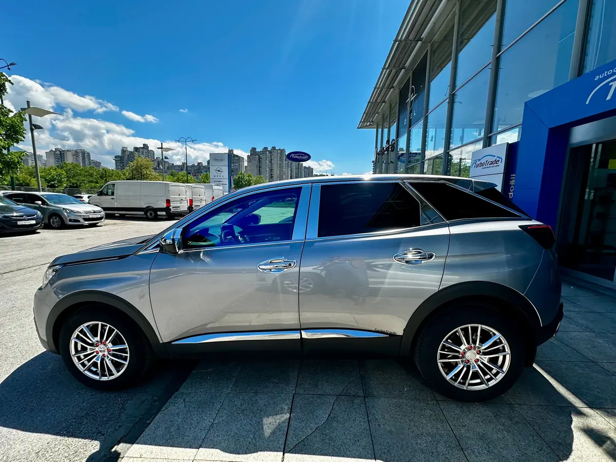 PEUGEOT 3008 1.5HDI AUT - 5