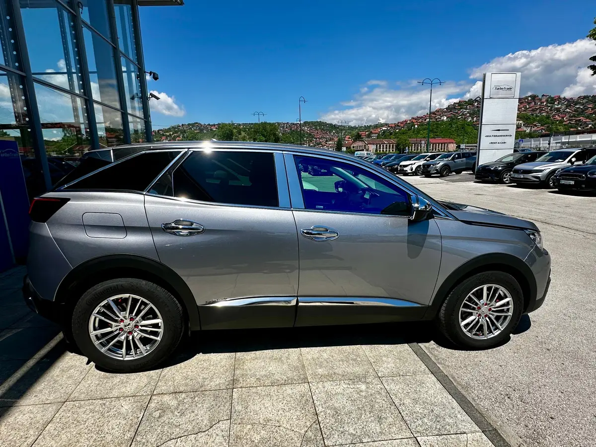 PEUGEOT 3008 1.5HDI AUT - 4