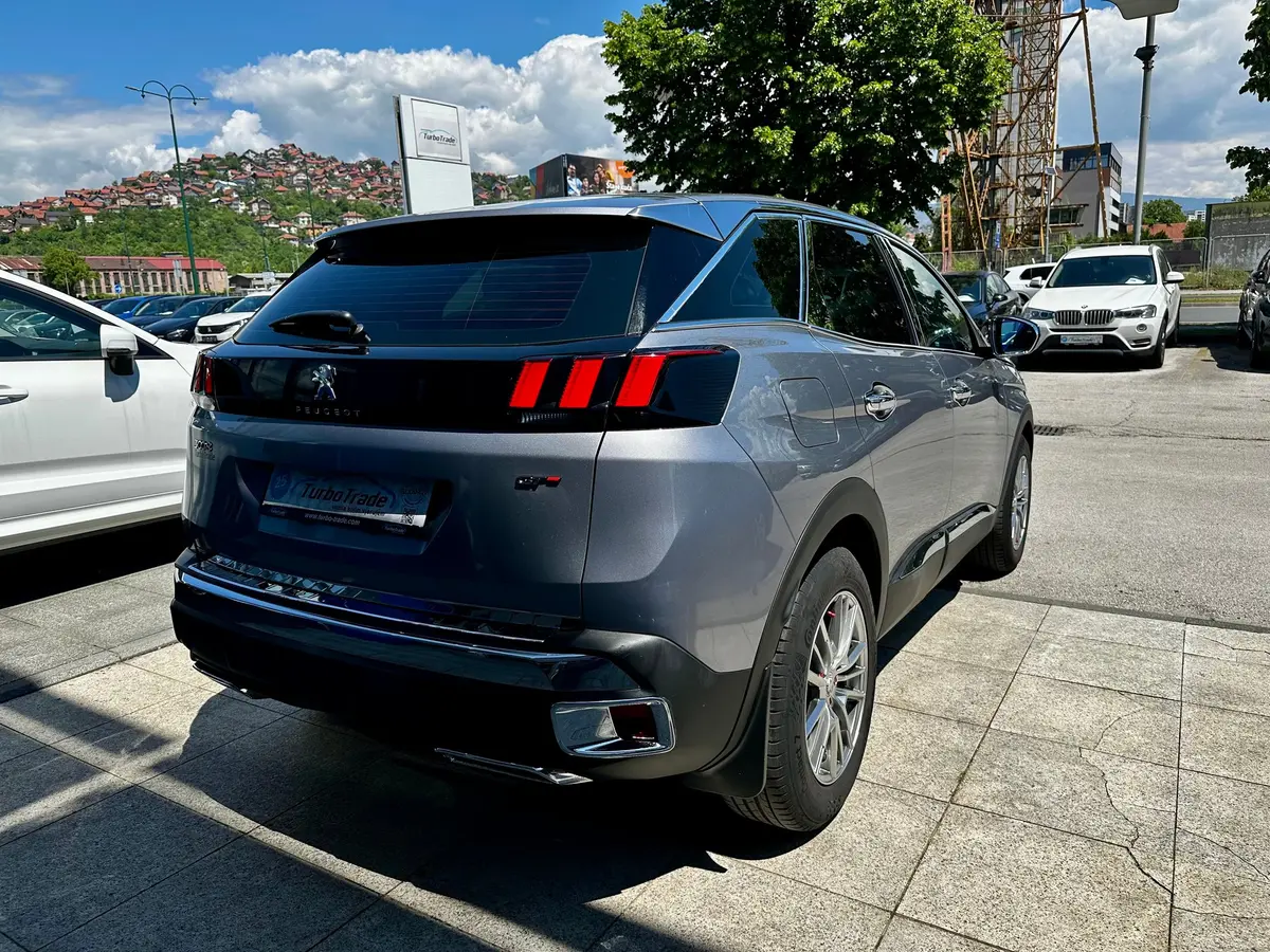 PEUGEOT 3008 1.5HDI AUT - 8
