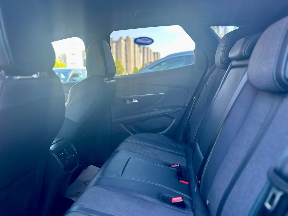 PEUGEOT 3008 1.6 HYBRID 4WD ALLURE 300KS - 18