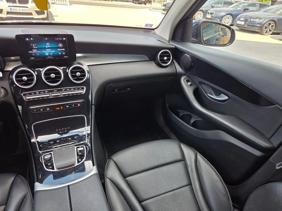 Mercedes-Benz GLC200 4Matic EQ - 12
