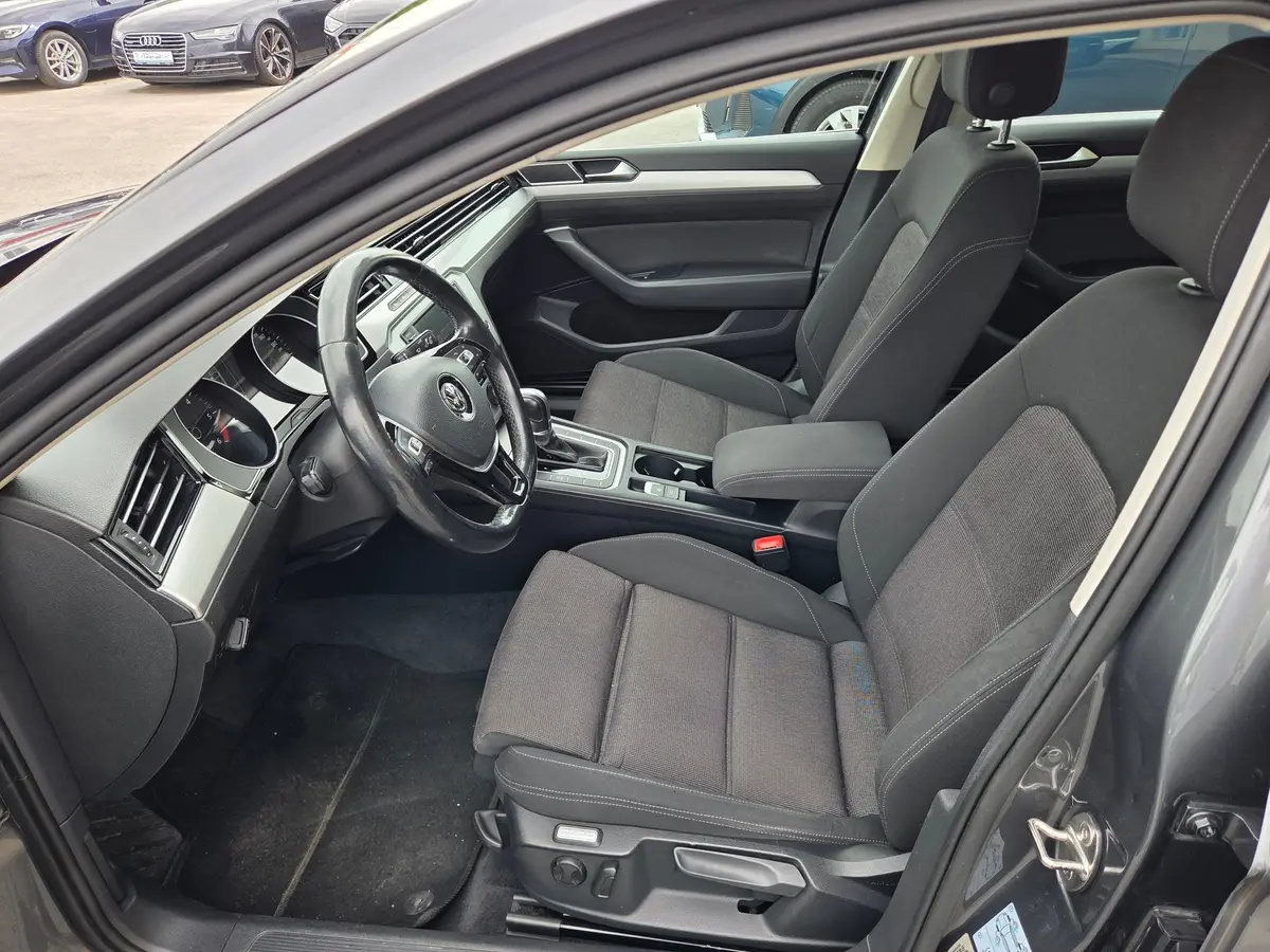 Volkswagen Passat 1.6 TDI DSG  - 9