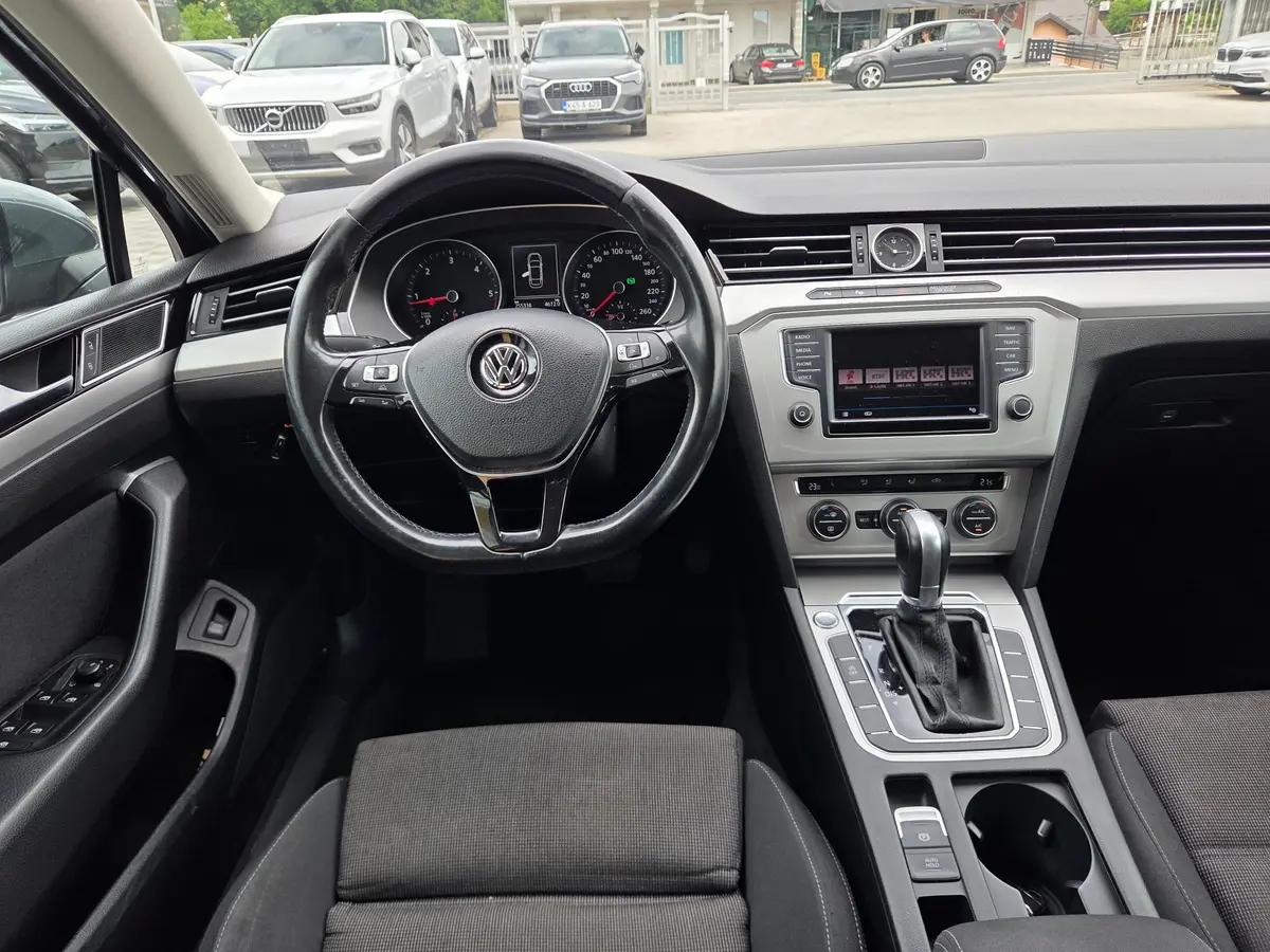 Volkswagen Passat 1.6 TDI DSG  - 13