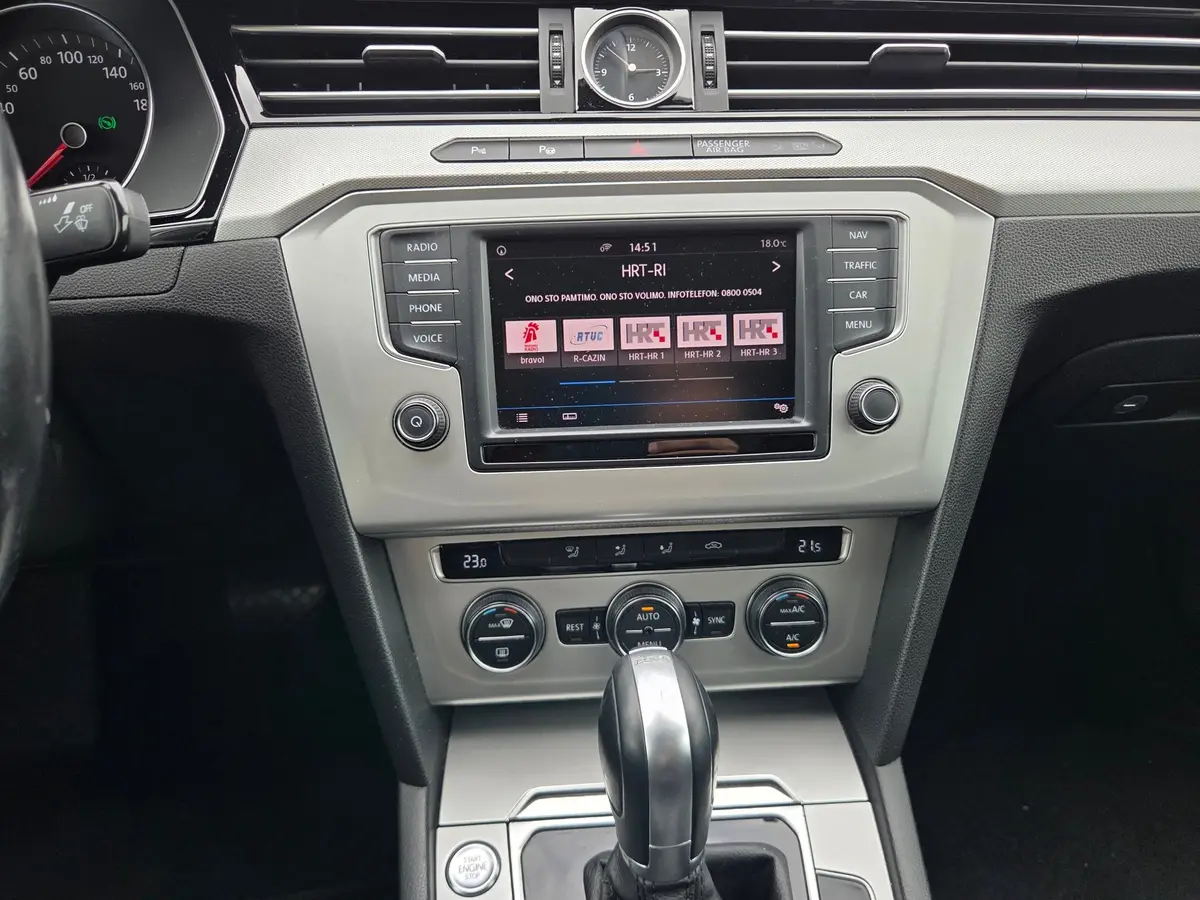Volkswagen Passat 1.6 TDI DSG  - 14