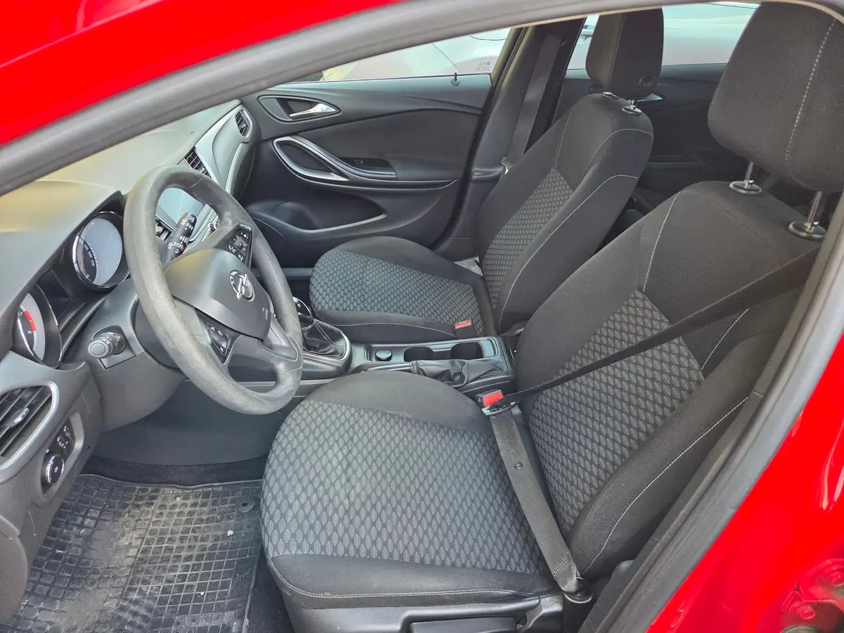 Opel Astra 1.6 CDTI  - 9