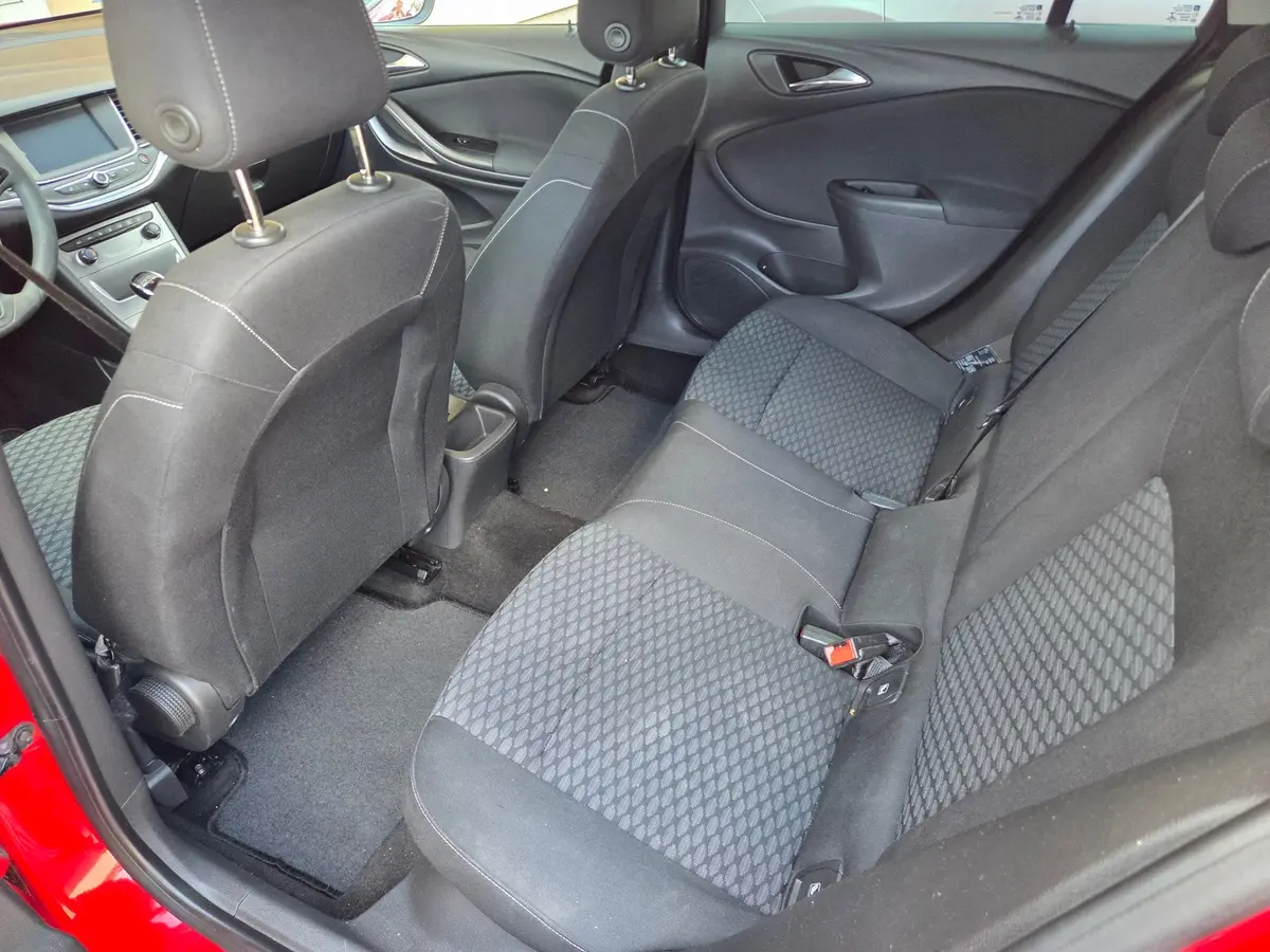 Opel Astra 1.6 CDTI  - 10