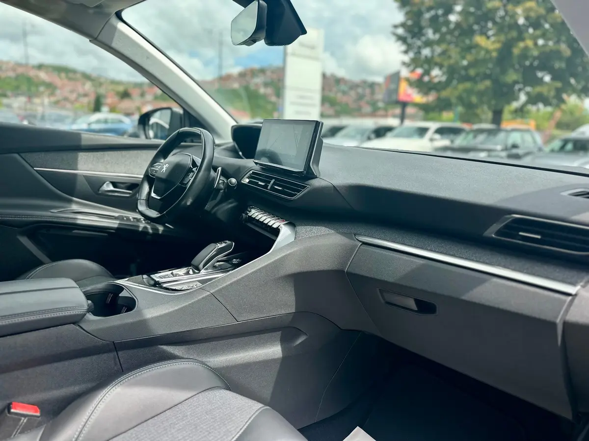 Peugeot 3008 1.6 PHEV Allure Pack - 18