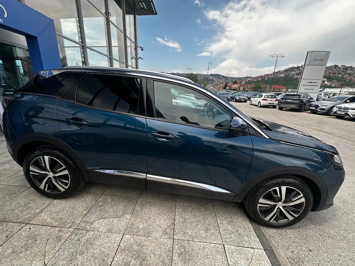 PEUGEOT 3008 1.2 PURETECH ALLURE - 4