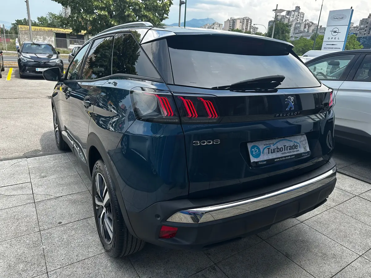 PEUGEOT 3008 1.2 PURETECH ALLURE - 6