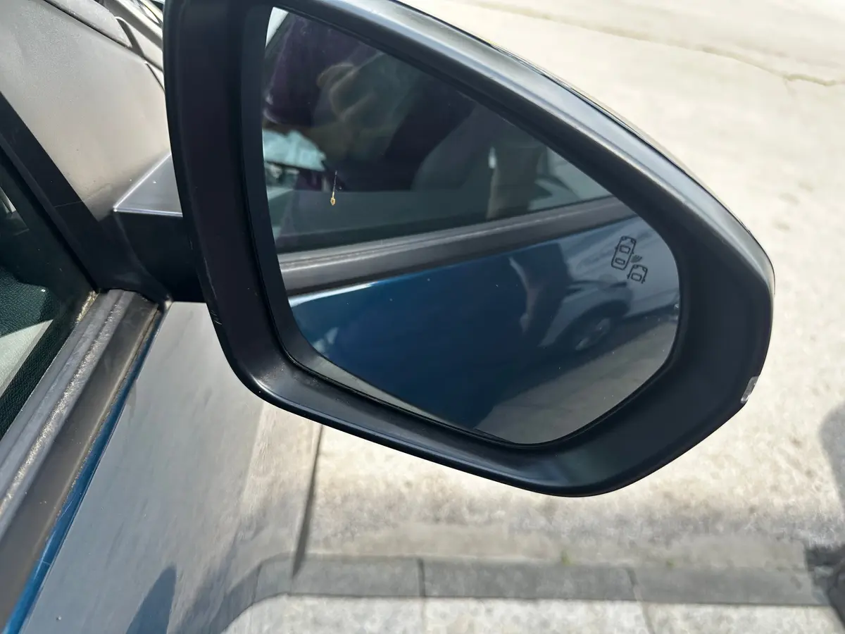PEUGEOT 3008 1.2 PURETECH ALLURE - 19