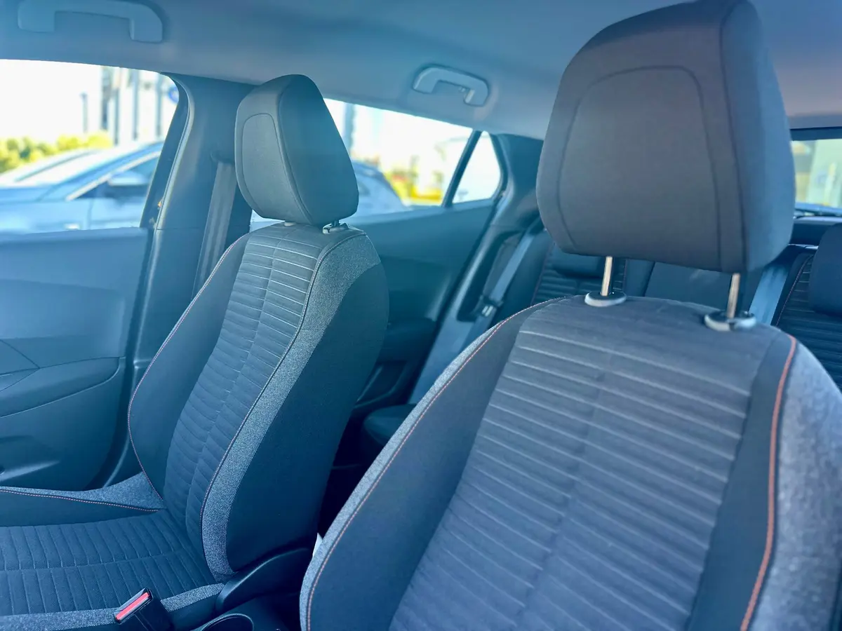 PEUGEOT 2008 1.2 PURETECH  - 11