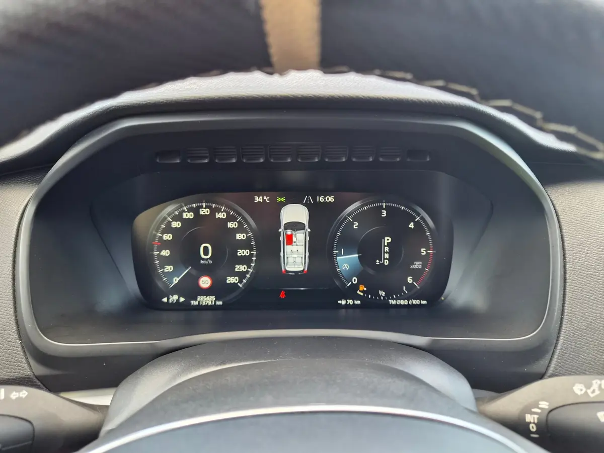 Volvo XC90 2.0 D4 Business 7 PL - 17