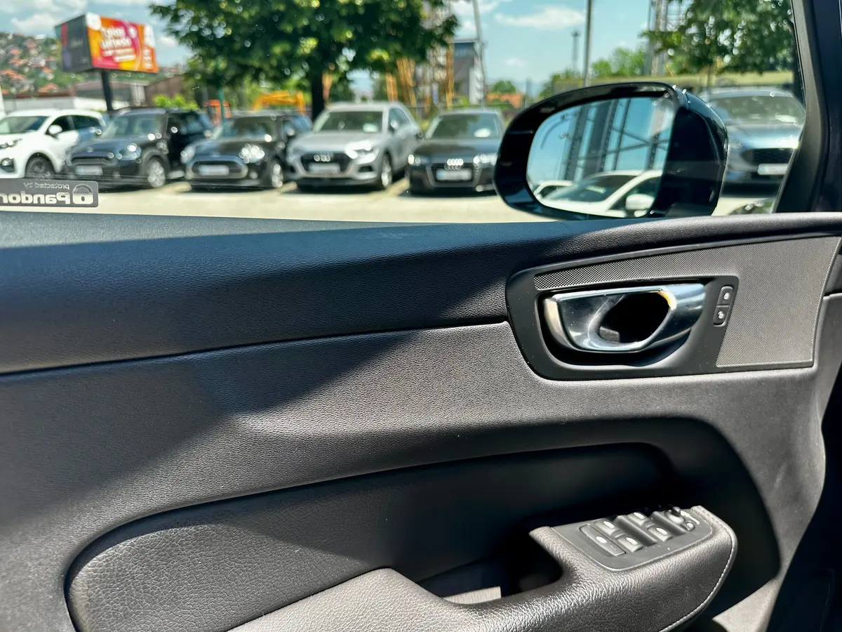 VOLVO XC60 T6 AWD RECHARGE - 9