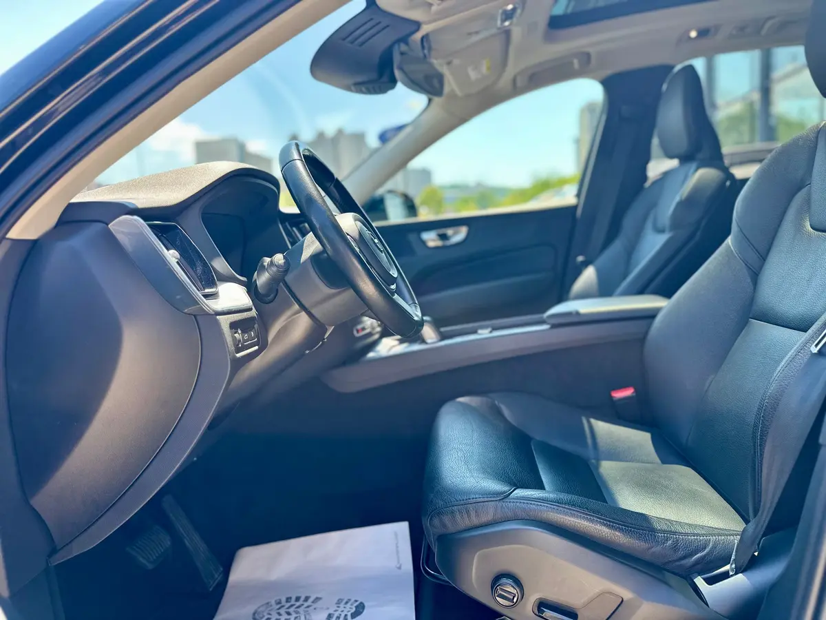 VOLVO XC60 T6 AWD RECHARGE - 10