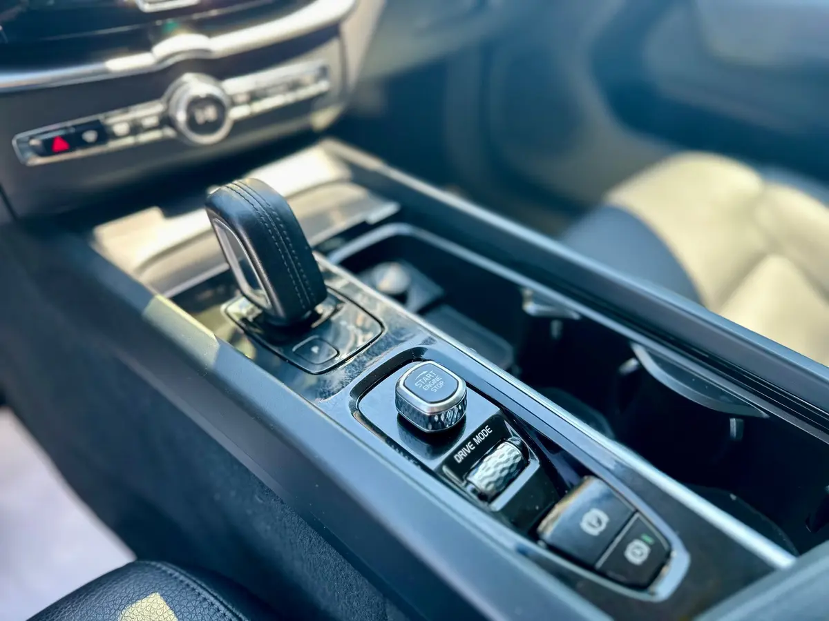 VOLVO XC60 T6 AWD RECHARGE - 16