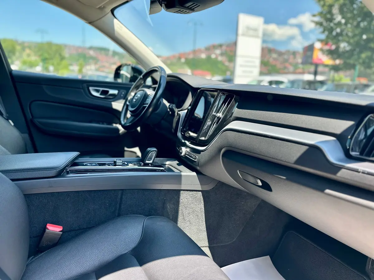 VOLVO XC60 T6 AWD RECHARGE - 19