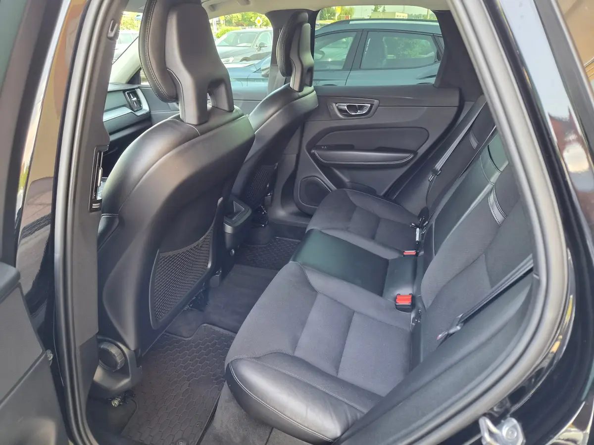 Volvo XC60 2.0 D4 AWD Business - 20
