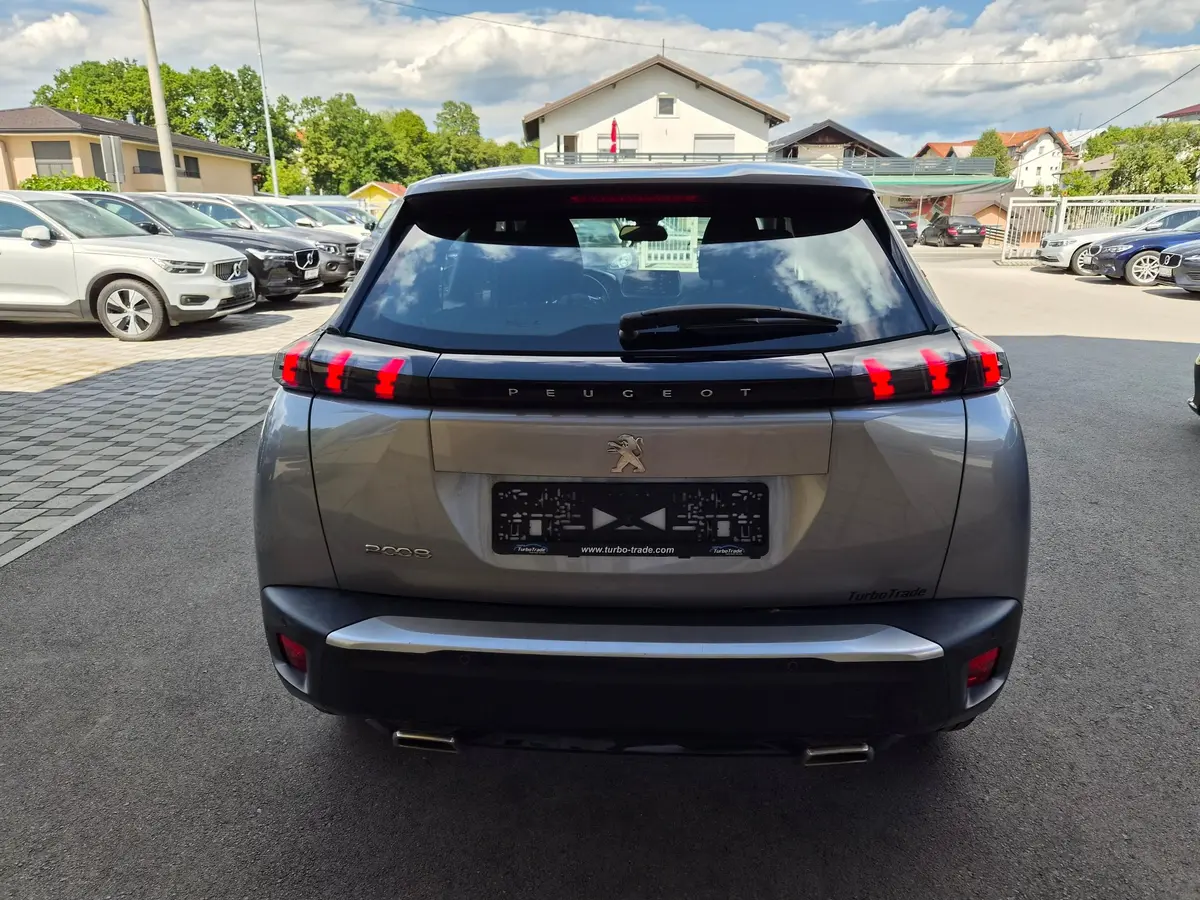 PEUGEOT 2008 1.2 PURETECH - 7