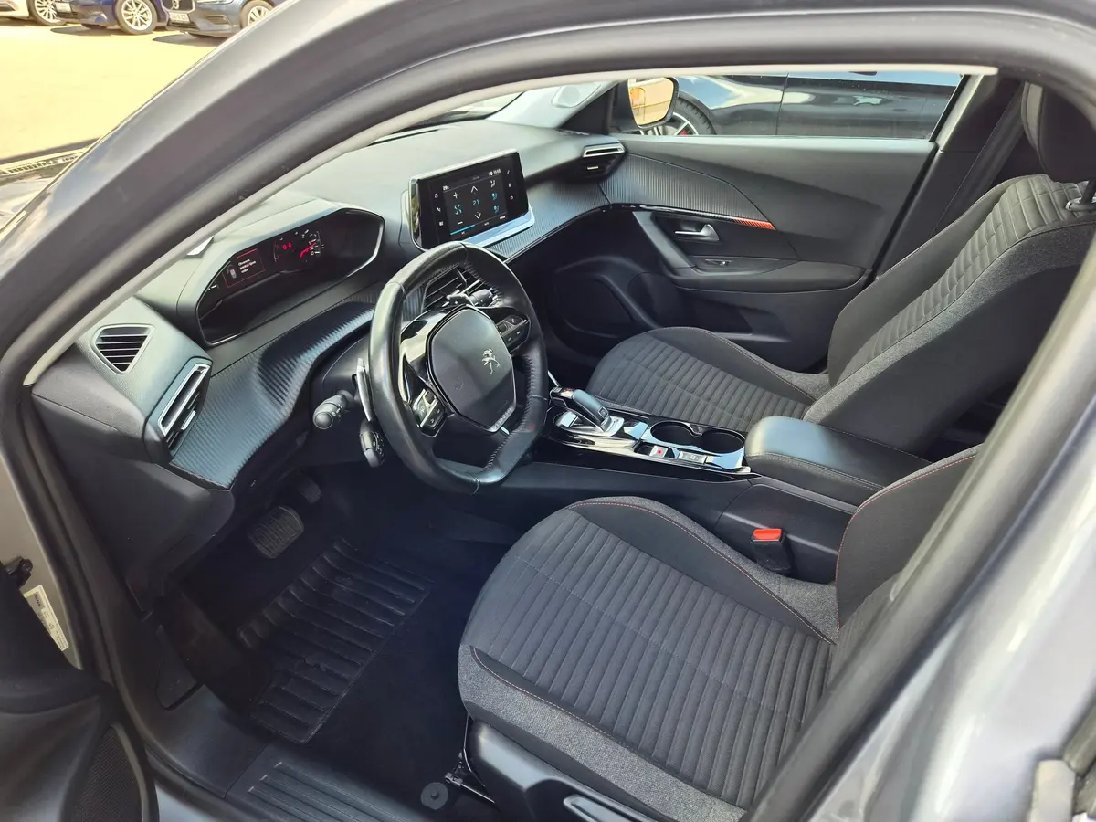 PEUGEOT 2008 1.2 PURETECH - 9
