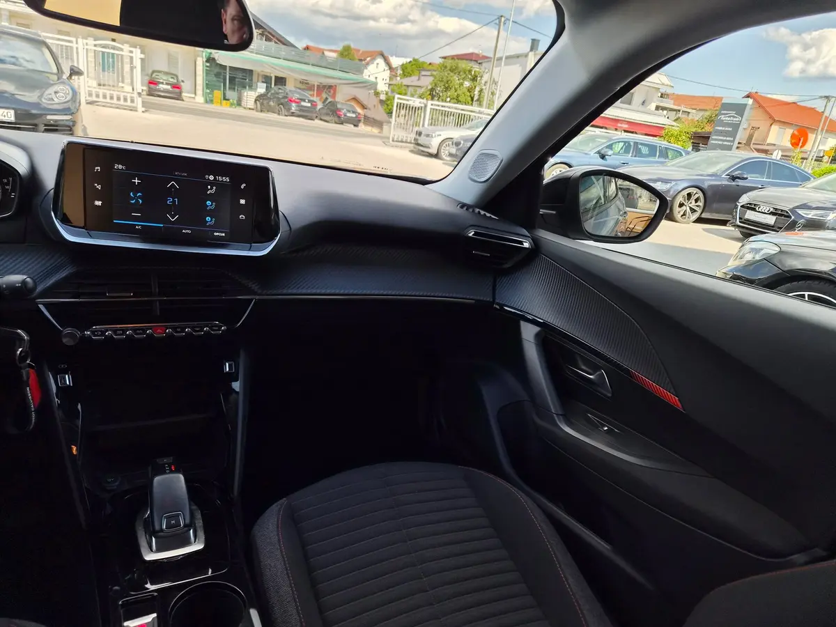 PEUGEOT 2008 1.2 PURETECH - 13