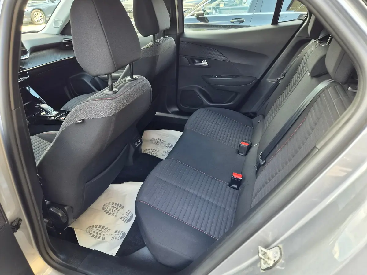 PEUGEOT 2008 1.2 PURETECH - 18