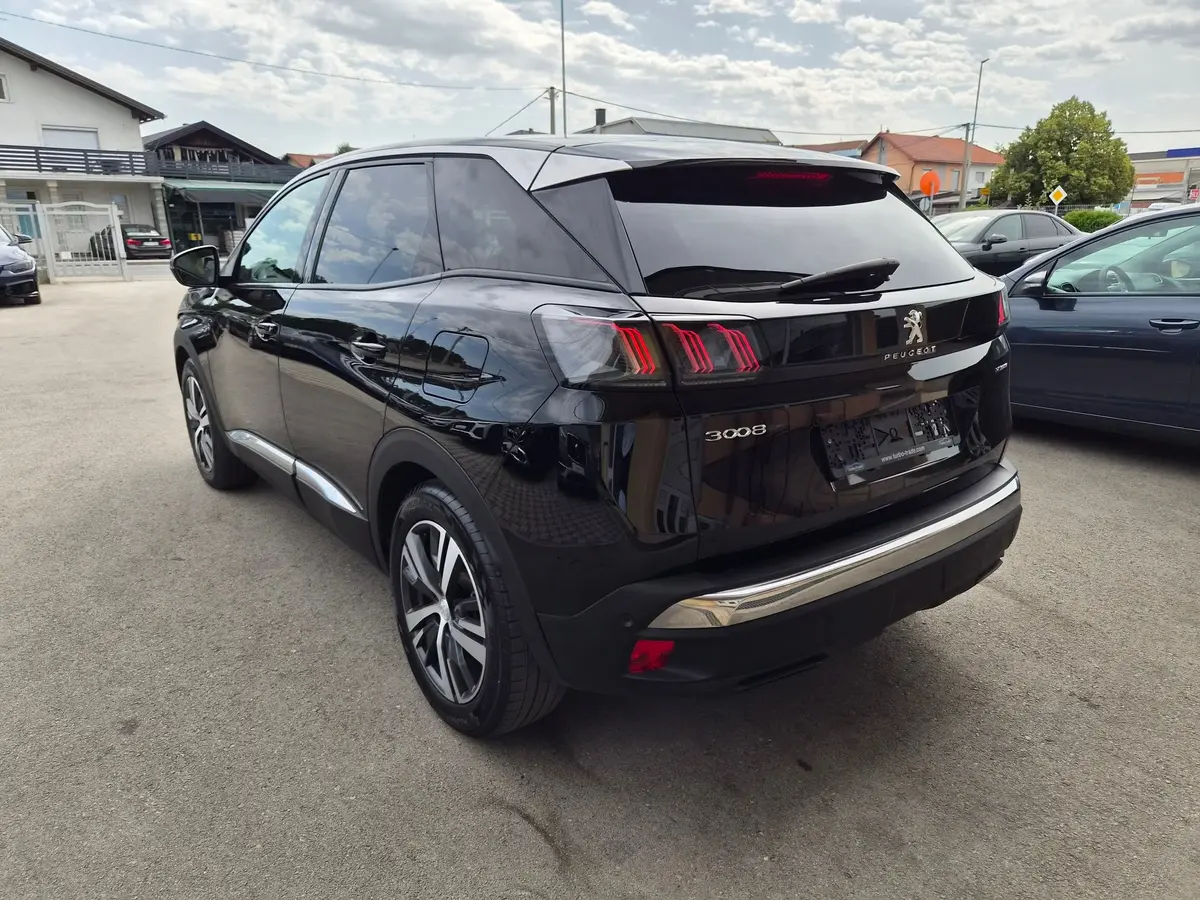 PEUGEOT 3008 1.6 HYBRID 4WD ALLURE 300KS - 6