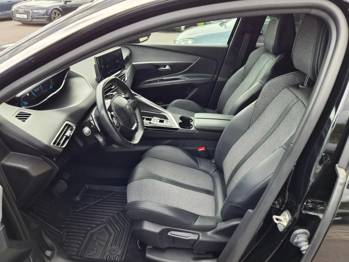 PEUGEOT 3008 1.6 HYBRID 4WD ALLURE 300KS - 10