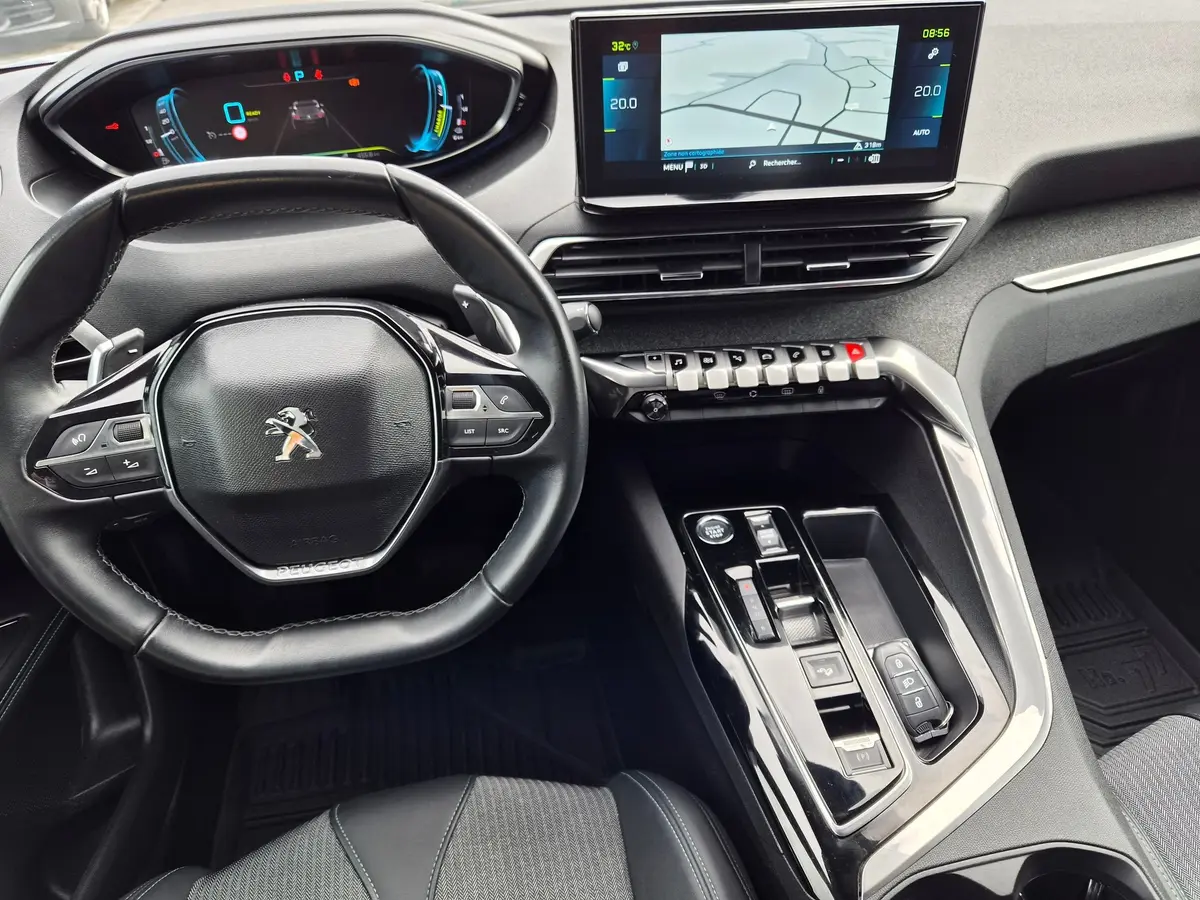 PEUGEOT 3008 1.6 HYBRID 4WD ALLURE 300KS - 15