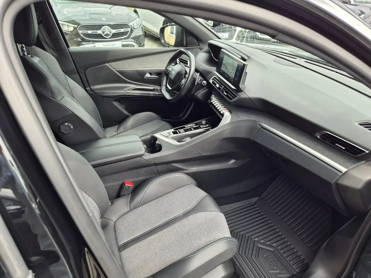 PEUGEOT 3008 1.6 HYBRID 4WD ALLURE 300KS - 16