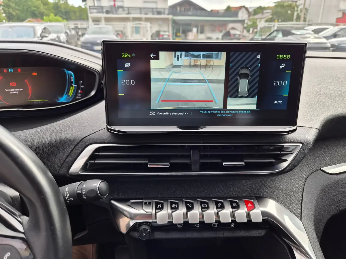 PEUGEOT 3008 1.6 HYBRID 4WD ALLURE 300KS - 17