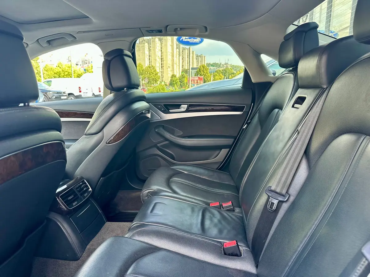 AUDI A8 4.2TDI QUATTRO  - 17