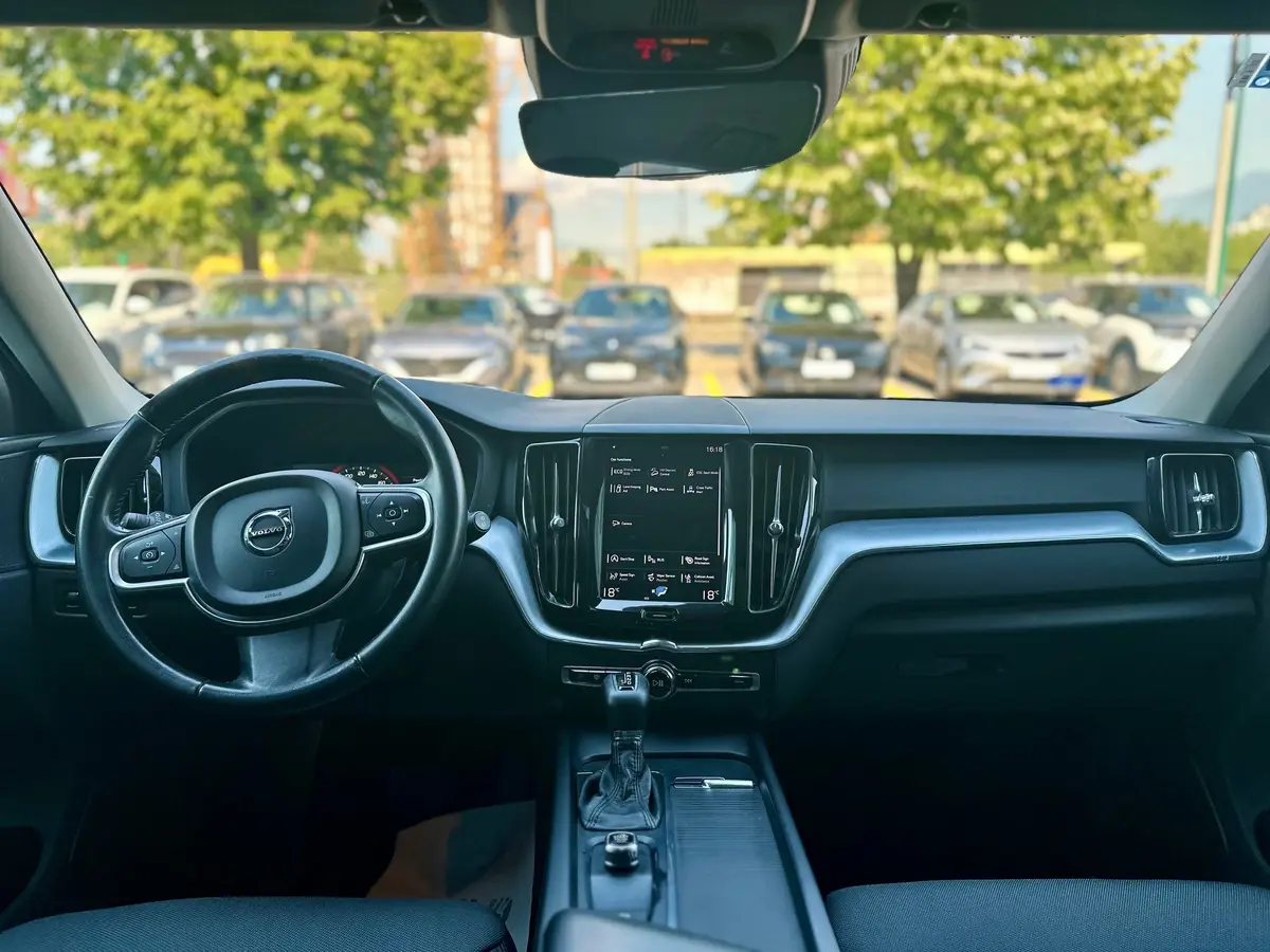 VOLVO XC60 D4 AWD - 12