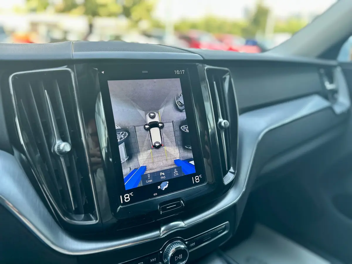 VOLVO XC60 D4 AWD - 14