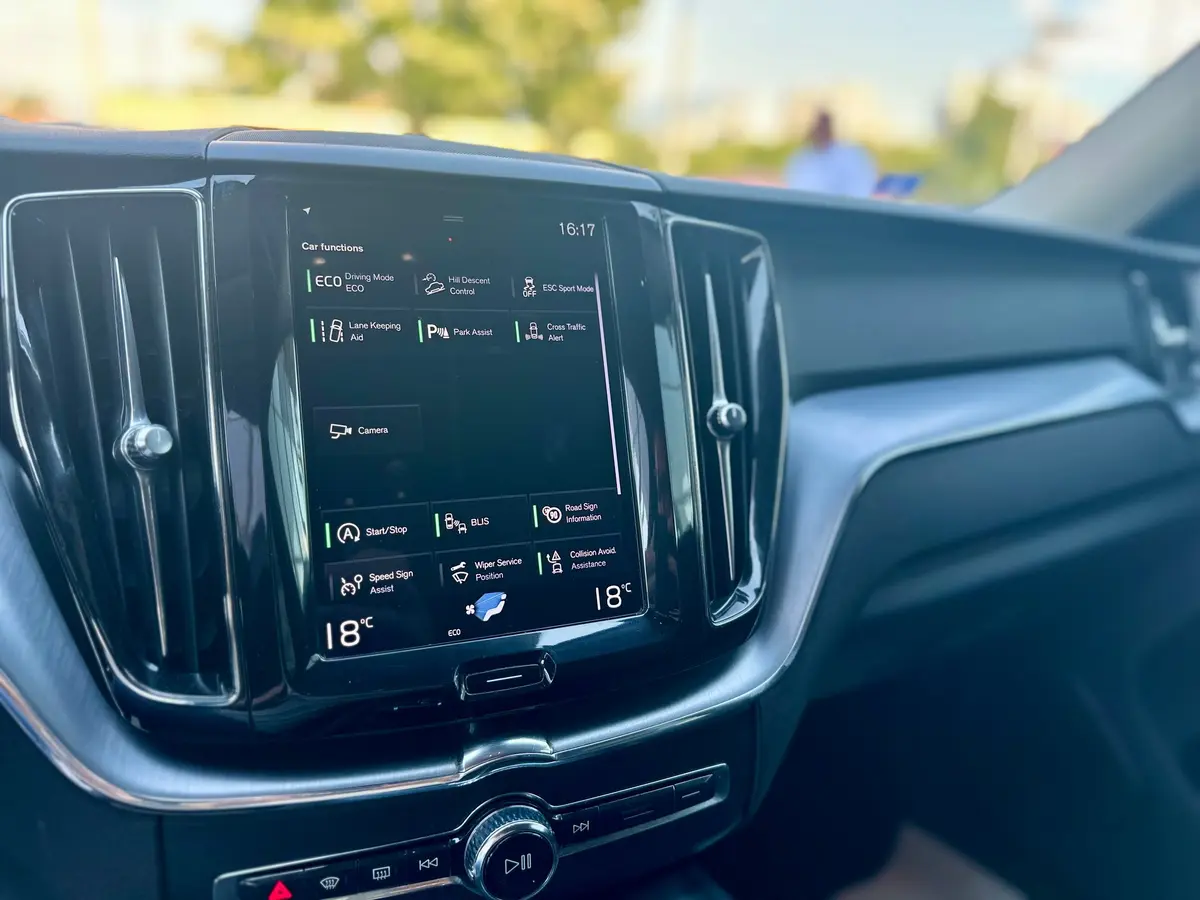 VOLVO XC60 D4 AWD - 15