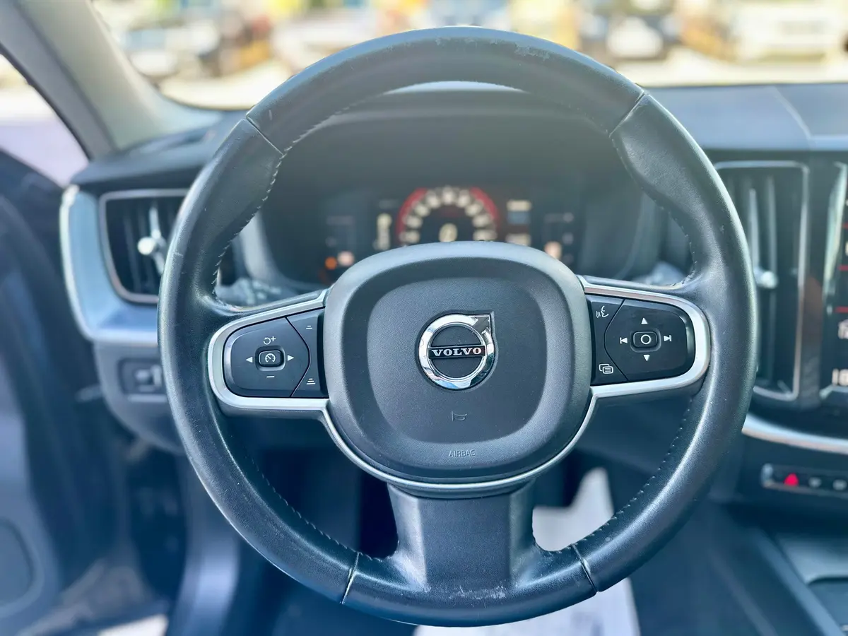 VOLVO XC60 D4 AWD - 13