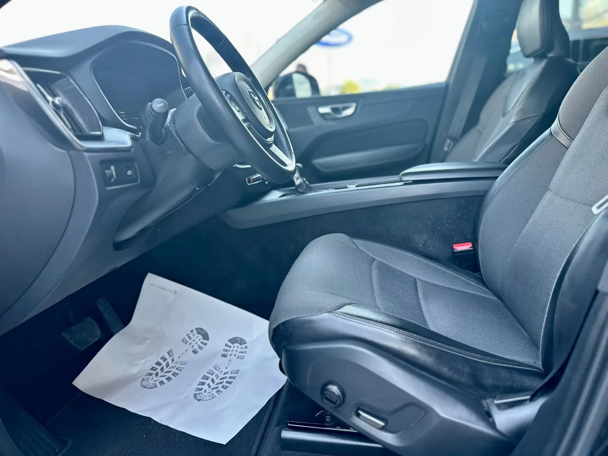 VOLVO XC60 D4 AWD - 10
