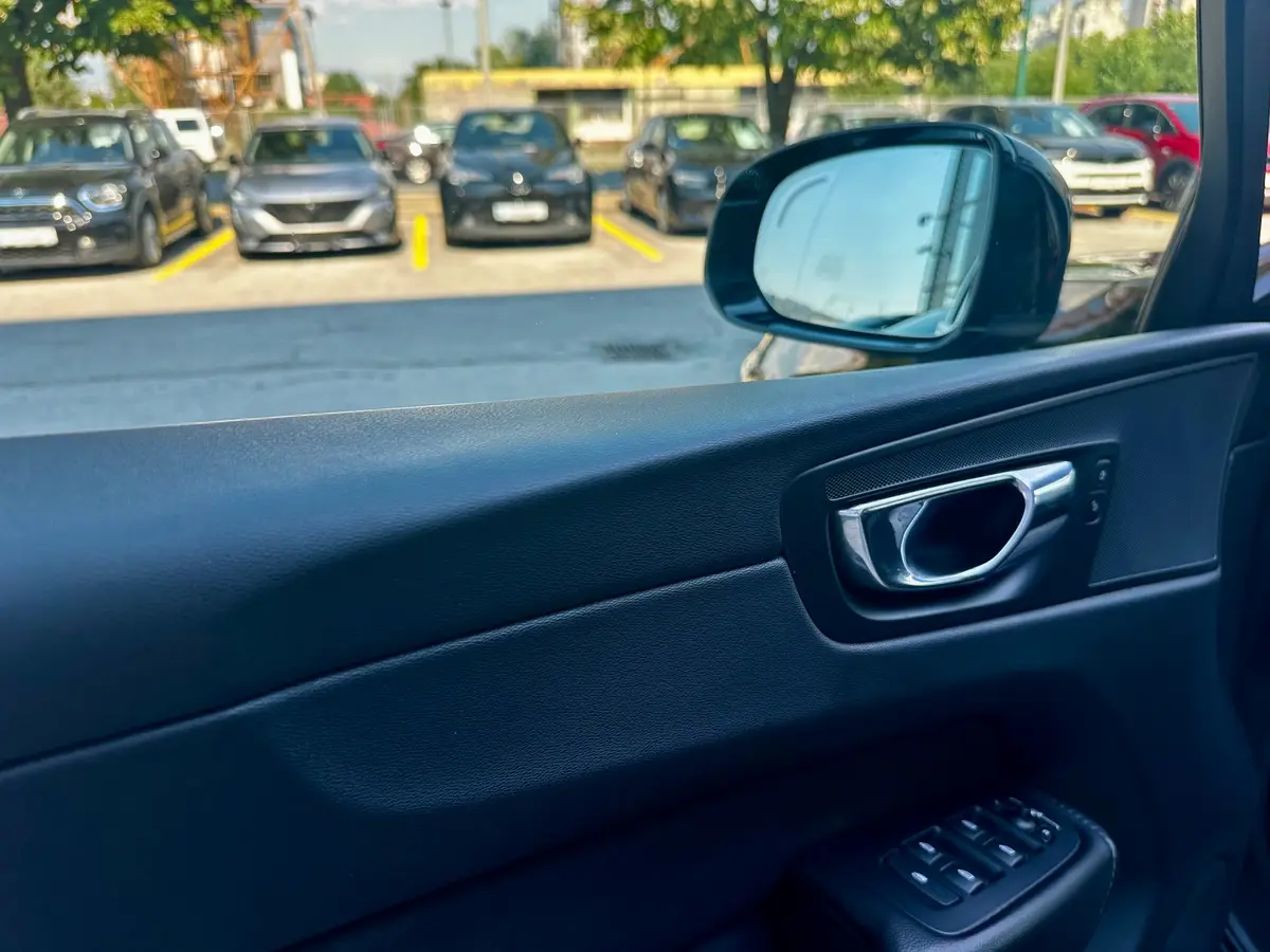 VOLVO XC60 D4 AWD - 9