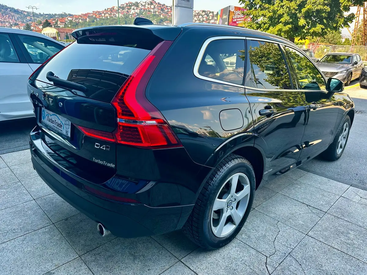 VOLVO XC60 D4 AWD - 8
