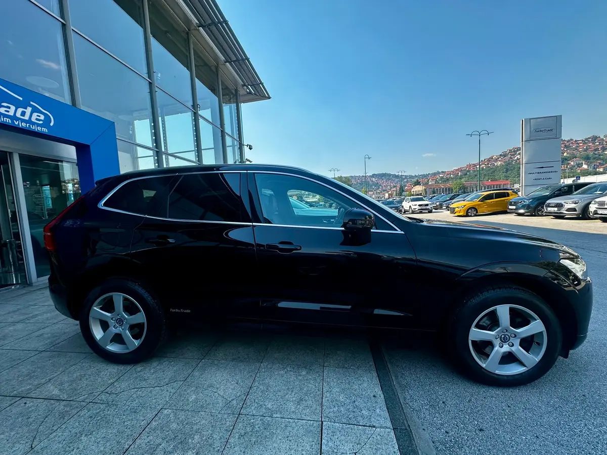 VOLVO XC60 D4 AWD - 4