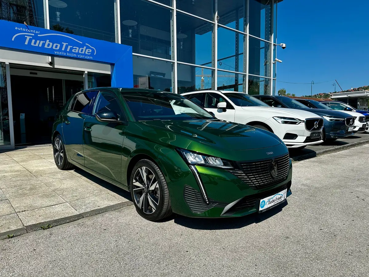PRUGEOT 308 1.2 PURETECH/Olivine Green