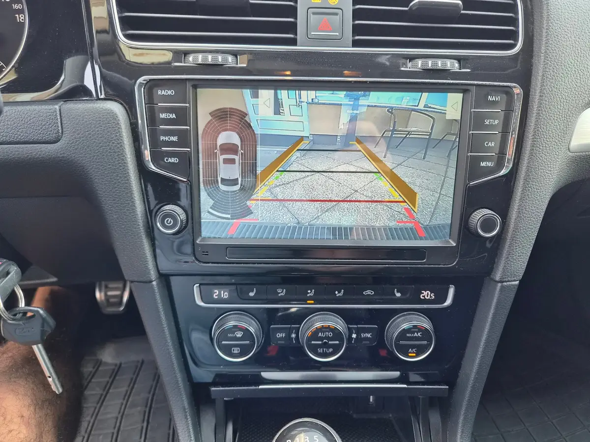 Volkswagen Golf VII 1.6 TDI  - 12