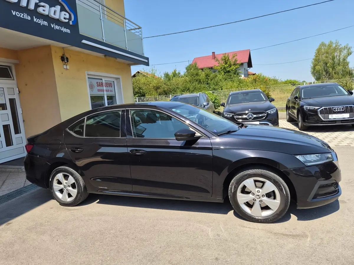 Škoda Octavia 2.0 TDI DSG Business - 5