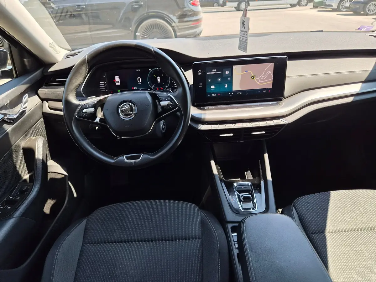 Škoda Octavia 2.0 TDI DSG Business - 9