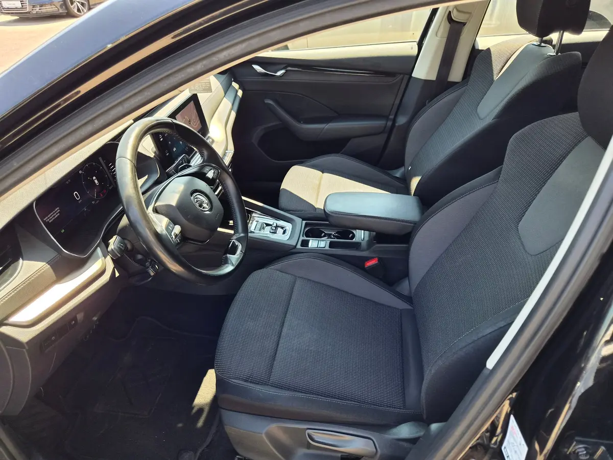Škoda Octavia 2.0 TDI DSG Business - 11
