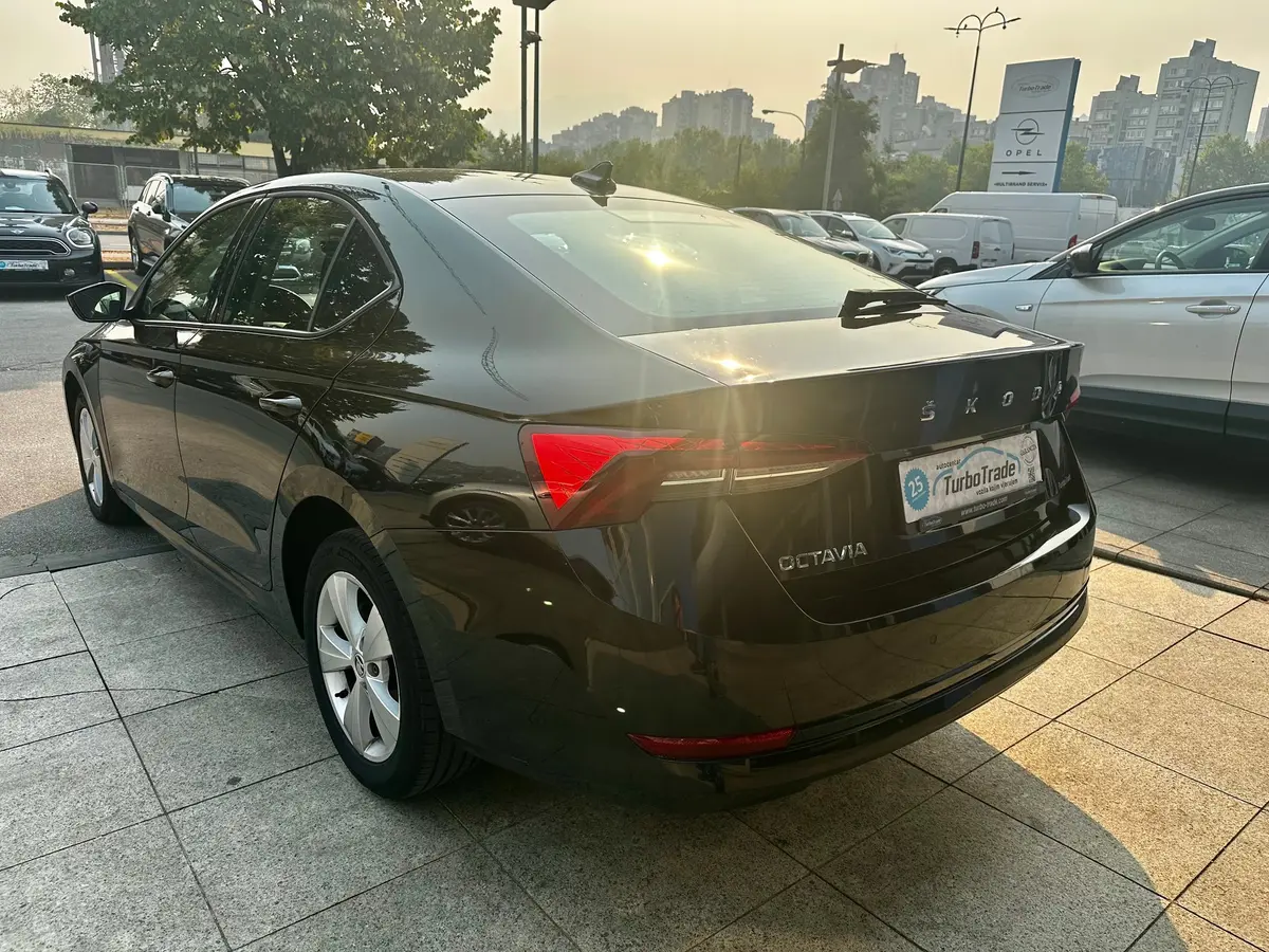 ŠKODA OCTAVIA 2.0 TDI DSG BUSINESS VIRTUAL - 6