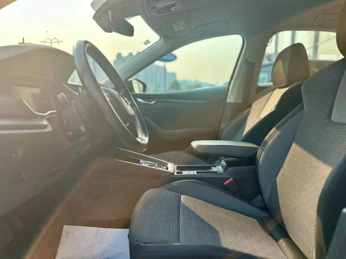 ŠKODA OCTAVIA 2.0 TDI DSG BUSINESS VIRTUAL - 10