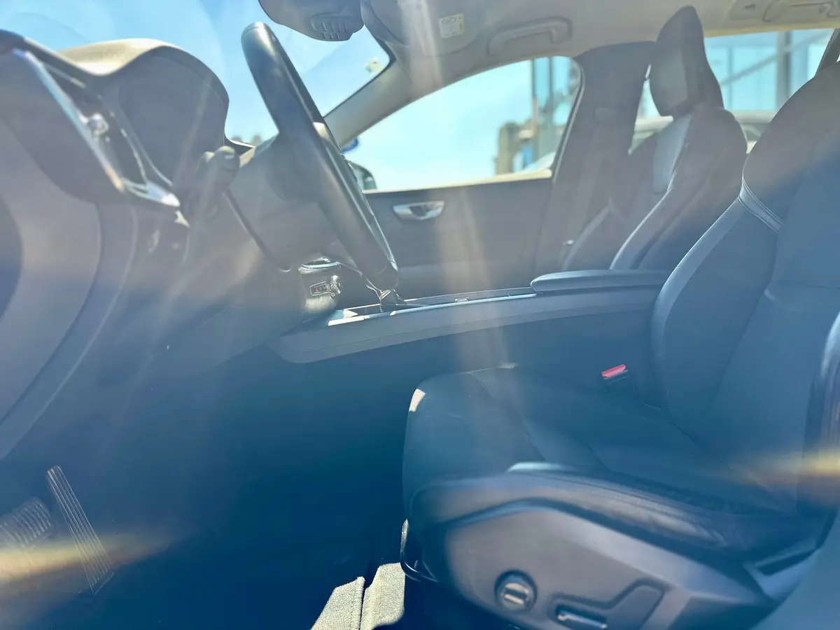 VOLVO V60 D3  - 10
